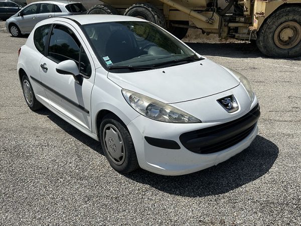 Peugeot 207 société 3 portes 1.4 HDI - IBC à LURS