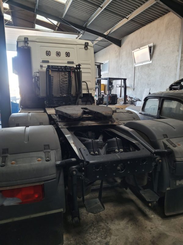 Tracteur routier MAN TGX 6X4 - IBC à LURS, dans les Alpes-de-Haute-Provence